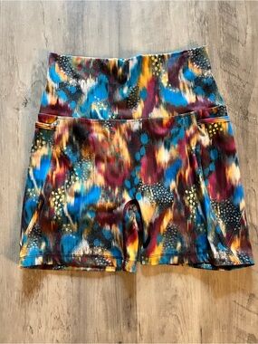 Born Primitive Eccentric Short Magic Marble Women’s Size Medium